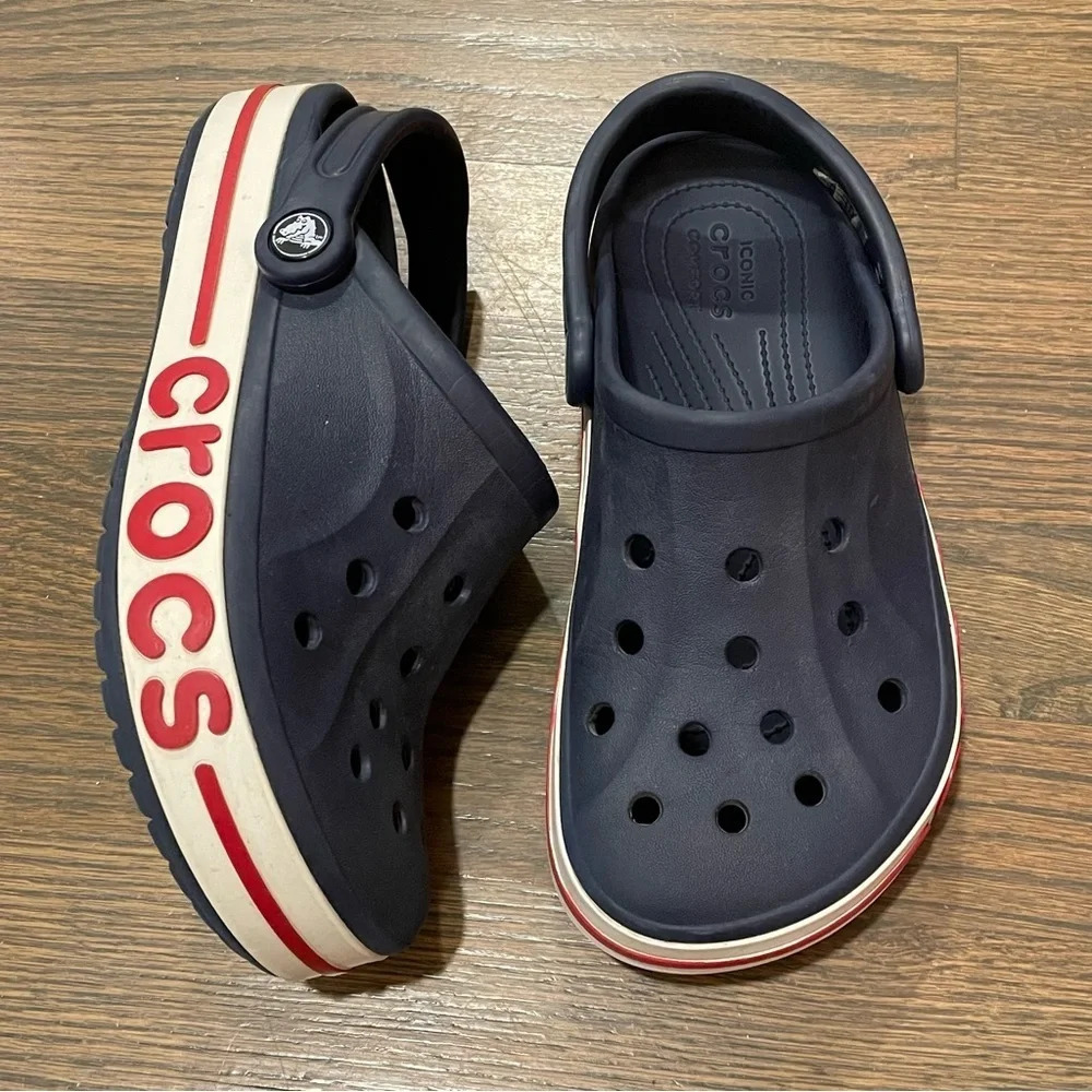 CROCS BAYABAND UNISEX CLOGS- SLIP ON Mens 4 Women 6